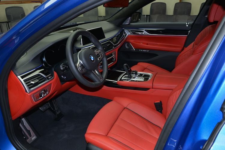 Can canh xe sang BMW M760Li “full option” gia 4,5 ty-Hinh-5