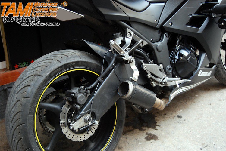 Moto Kawasaki Ninja 300 do &quot;chan dai&quot; Yamaha R6 tai Ha Noi-Hinh-3