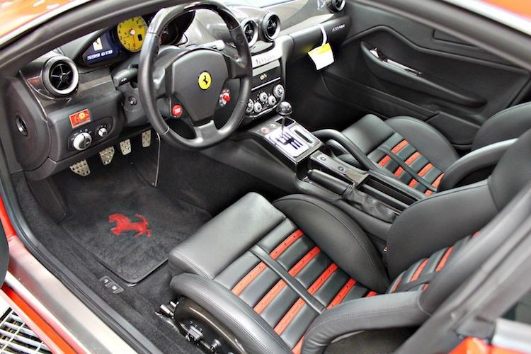 Sieu xe Ferrari 599 GTB so san &quot;thet gia&quot; toi 15 ty-Hinh-4