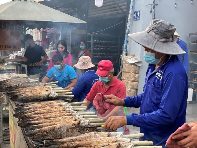 Thuc xuyen dem nuong 5 tan ca loc ban ngay via Than tai