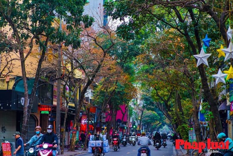 Ha Noi khuc giao mua