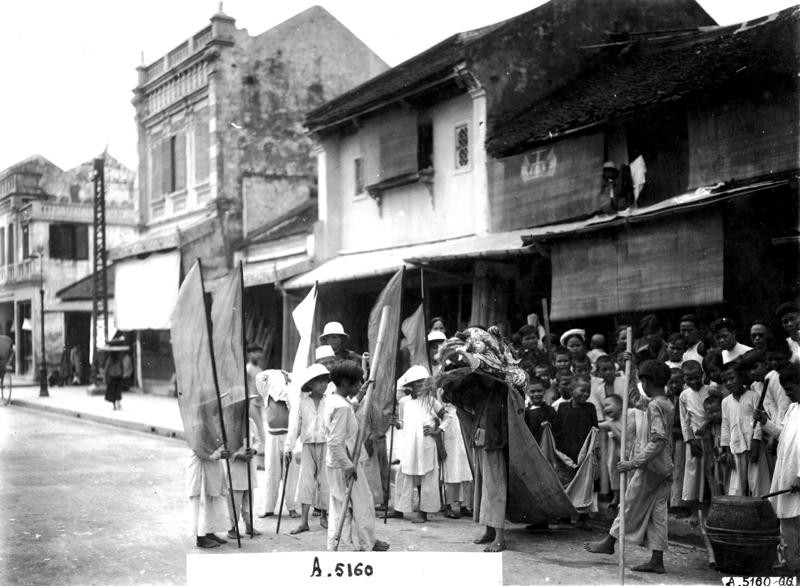 Boi hoi ngam Tet Trung thu Ha Noi 1 the ky truoc