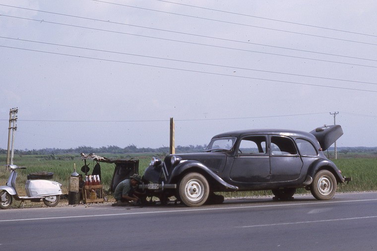 Buc tranh muon mau ve giao thong Sai Gon nam 1969-Hinh-4