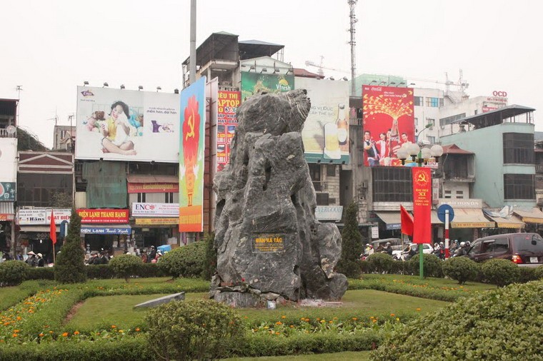 Nhung chuyen tam linh huyen bi chan dong Viet Nam 2013