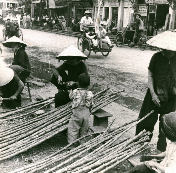 Doi song Ha Noi dau thap nien 1950 qua ong kinh nguoi Duc-Hinh-5