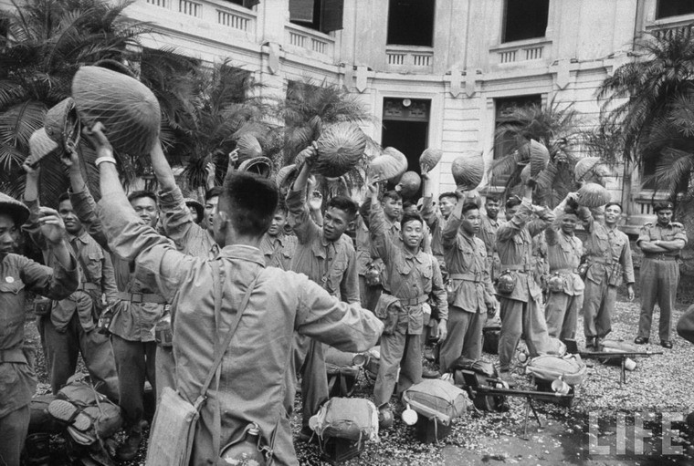 Anh doc: Ha Noi vui nhu hoi ngay giai phong 10/10/1954-Hinh-10