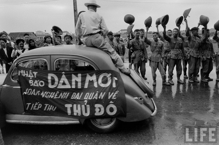 Anh quy nhu vang ve thu do Ha Noi ngay giai phong 10/10/1954-Hinh-12