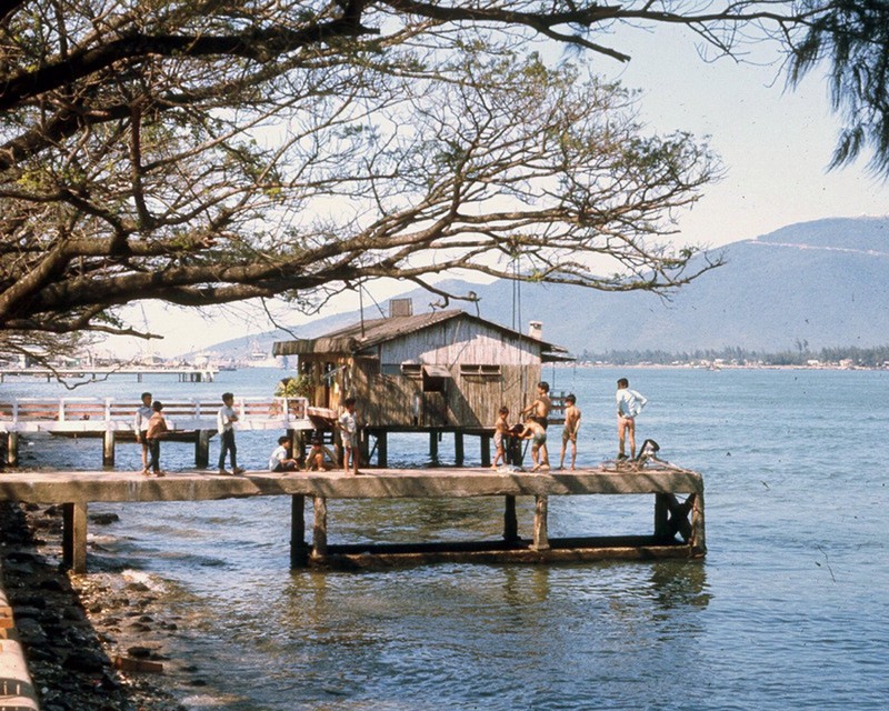 Tuyet dep Da Nang thap nien 1960 qua ong kinh linh My