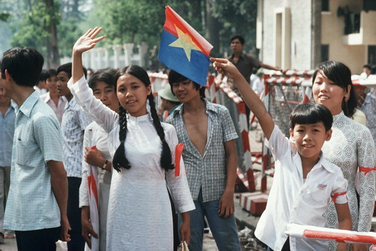 Anh doc: Dai le mung chien thang o Sai Gon 1975 (2)-Hinh-9