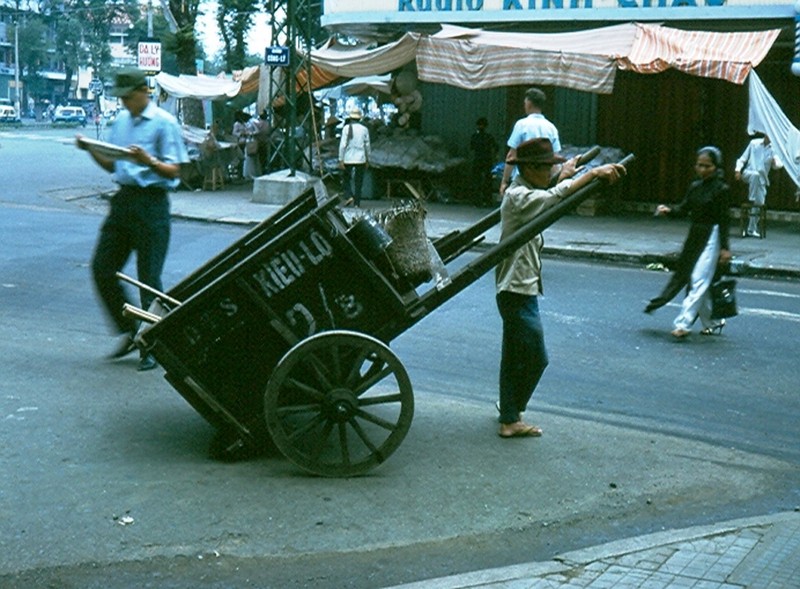 Sai Gon nam 1965 trong anh cua Robert Gauthier (1)-Hinh-6