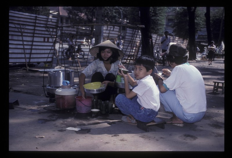 Anh chat lu ve Sai Gon nam 1990 cua pho nhay Phap-Hinh-6