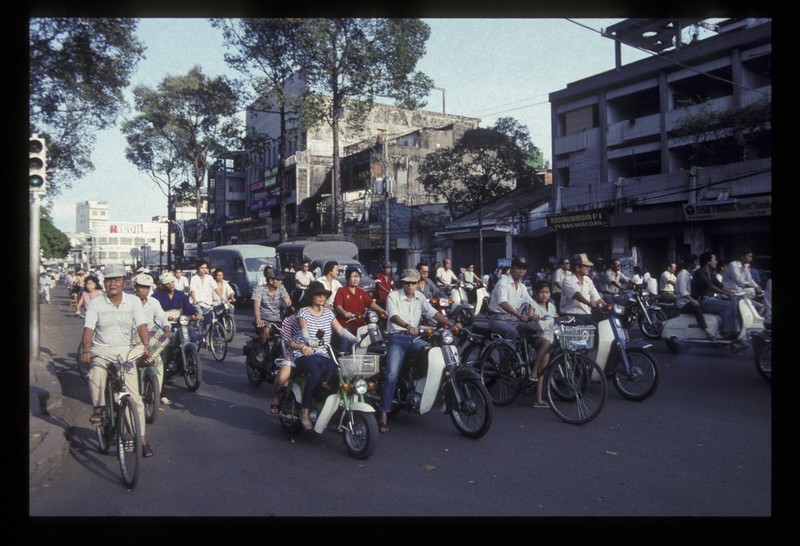 Anh doc ve Sai Gon nam 1990 cua Jean-Michel (2)-Hinh-5