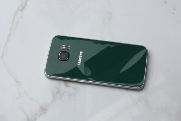 Loat anh Samsung S6 Edge xanh ngoc luc bao tai Viet Nam-Hinh-12