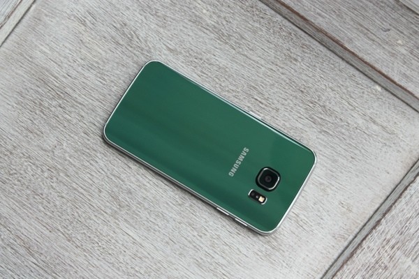 Loat anh Samsung S6 Edge xanh ngoc luc bao tai Viet Nam-Hinh-5