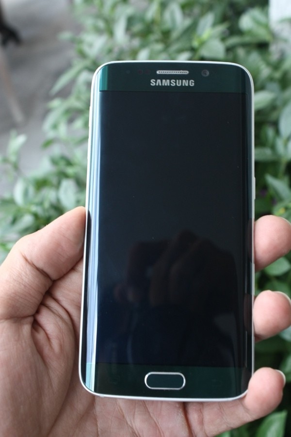 Loat anh Samsung S6 Edge xanh ngoc luc bao tai Viet Nam-Hinh-6