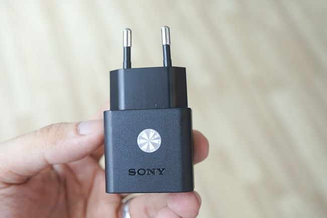 Mo hop Sony Xperia Z3+ ban dac biet gia 18 trieu dong-Hinh-4