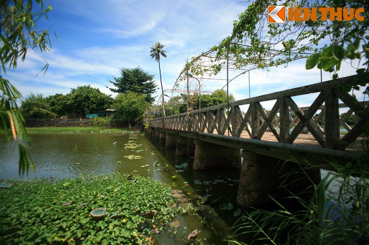 Ho nuoc dep noi tieng trong Hoang thanh Hue gio ra sao?-Hinh-6