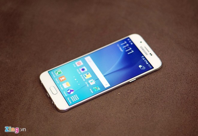 Hinh anh mo hop smartphone Samsung Galaxy A8 sieu mong tuyet dep-Hinh-4