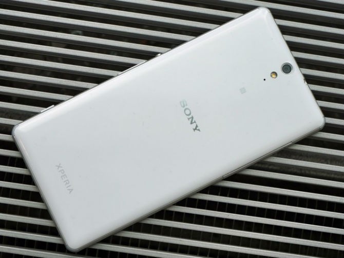 Sony Xperia C5 Ultra và Xperia M5 lo anh gay bat ngo-Hinh-9