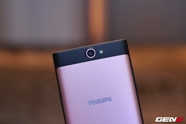 Philips ra mat S358 0 smartphone chuyen cho selfie gia re-Hinh-15