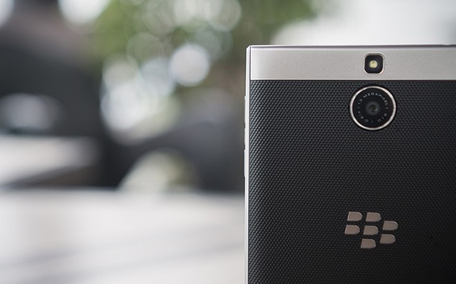 Soi ti mi dien thoai BlackBerry Passport ban moi dep nhu mo-Hinh-7