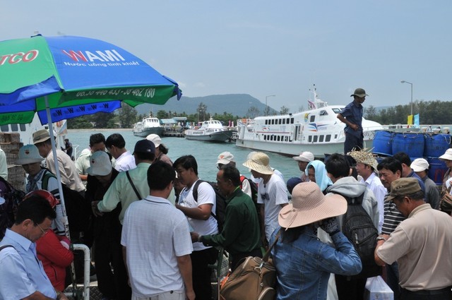 Thoi tiet xau, du khach mac ket tren dao Phu Quoc