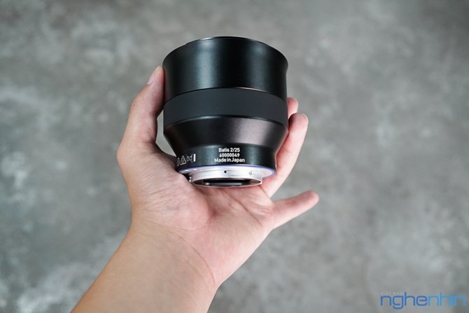 Can canh cạp ong kinh Zeiss Batis có man hinh OLED-Hinh-9