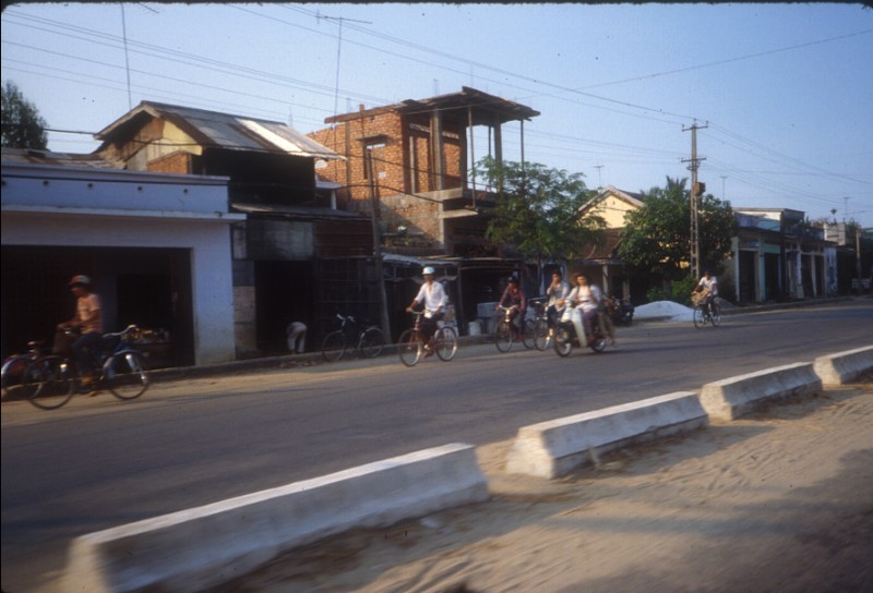 Chum anh hiem ve Da Nang gian di, tho moc nam 1989