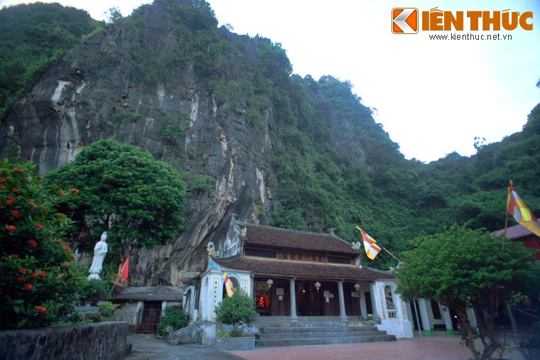 Tham ngoi chua “rong thieng phat sang” trong hang dong Ninh Binh-Hinh-2