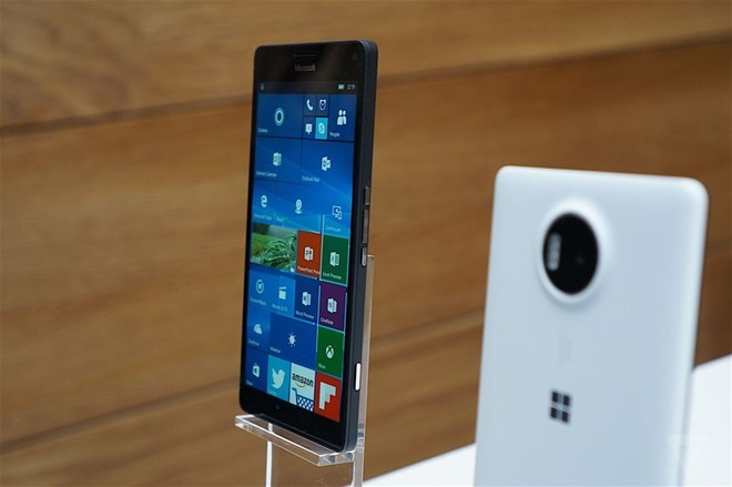 Anh Lumia 950 va 950 XL cau hinh manh, tan nhiet long-Hinh-4