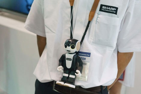 Can canh  RoboHon, robot kiem smartphone sieu doc dao-Hinh-5