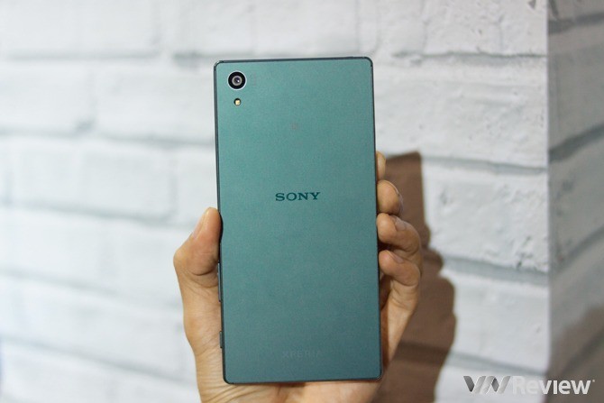 Can canh dien thoai Sony Xperia Z5 chinh hang tai Viet Nam-Hinh-3