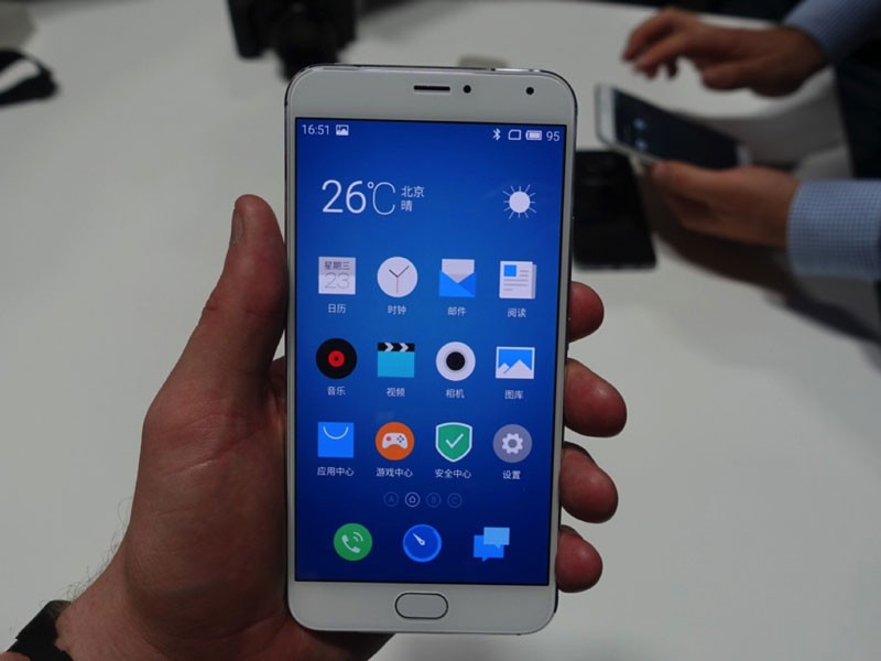 “Soi” can canh chiec smartphone Meizu Pro 5-Hinh-6