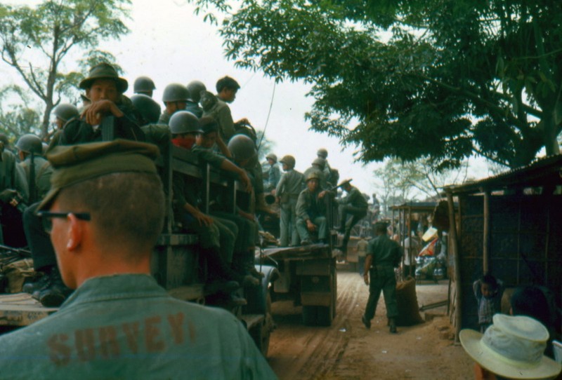 Nong thon mien Nam truoc 1975 trong anh cua linh My-Hinh-11