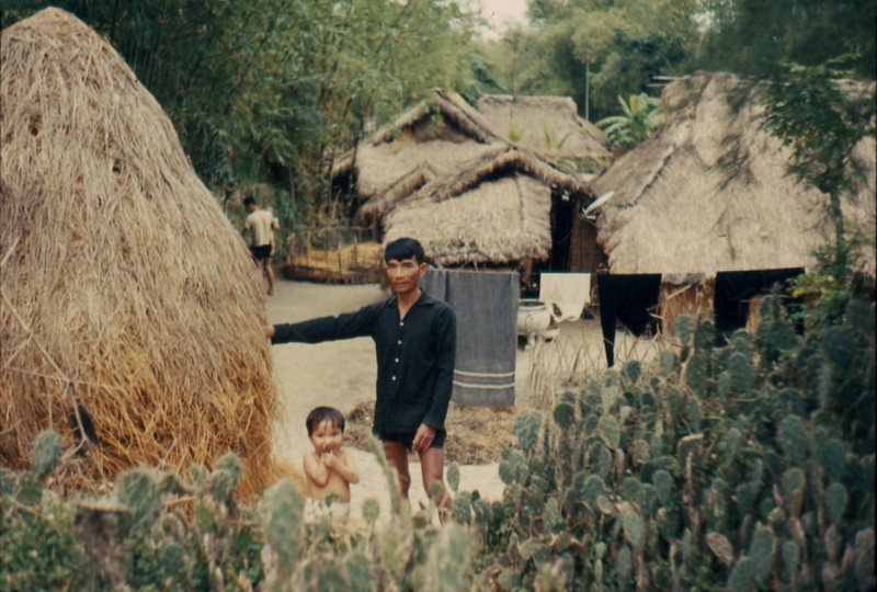 Nong thon mien Nam truoc 1975 trong anh cua linh My-Hinh-2