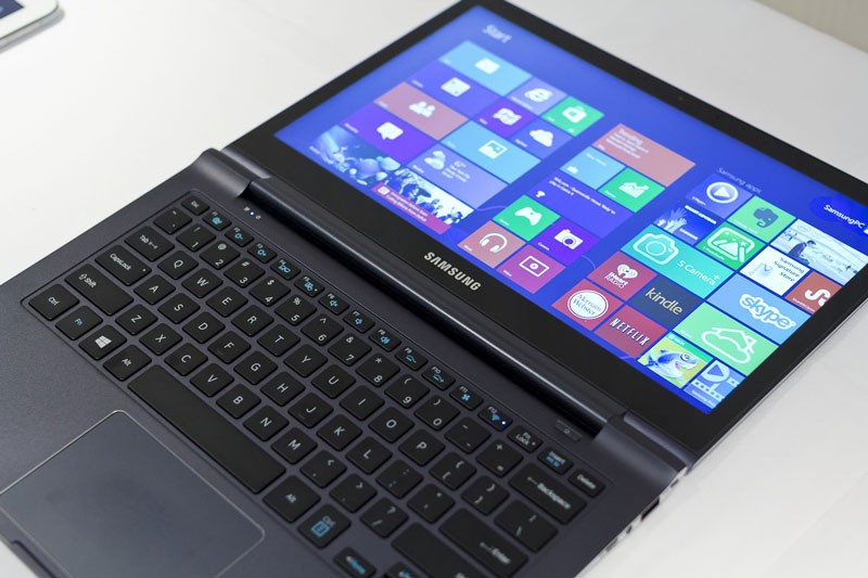 Can canh laptop lai tablet, man hinh 4K cua Samsung-Hinh-12