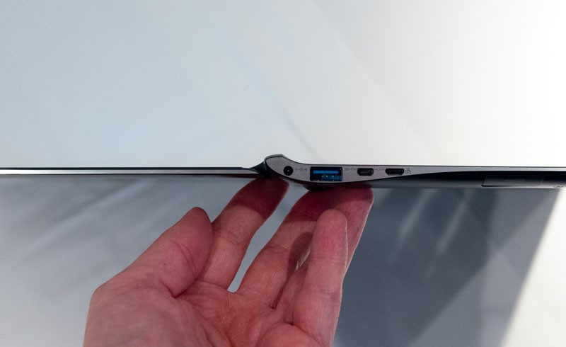 Can canh laptop lai tablet, man hinh 4K cua Samsung-Hinh-13