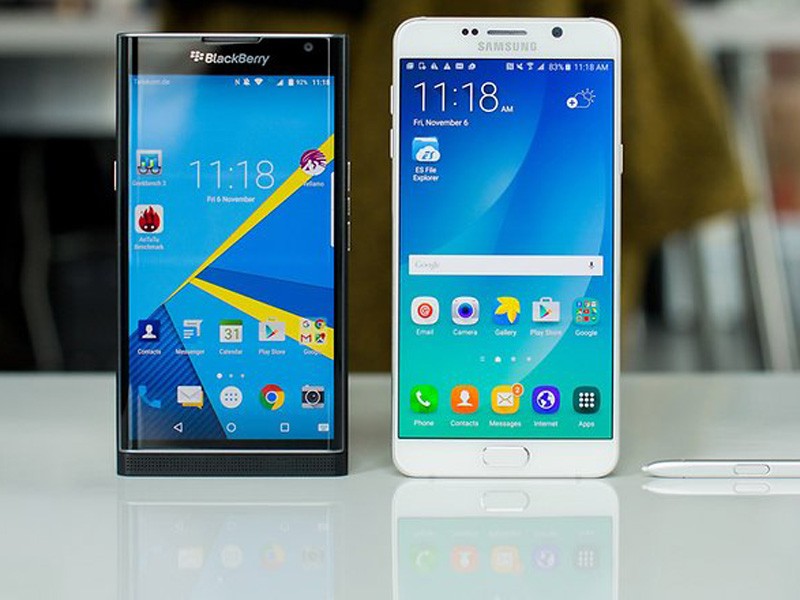 Xem dien thoai BlackBerry Priv do dang voi Galaxy Note 5