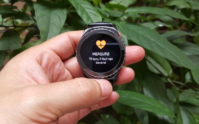 tren tay smartwatch gear s2 classic chong nuoc hinh anh 10