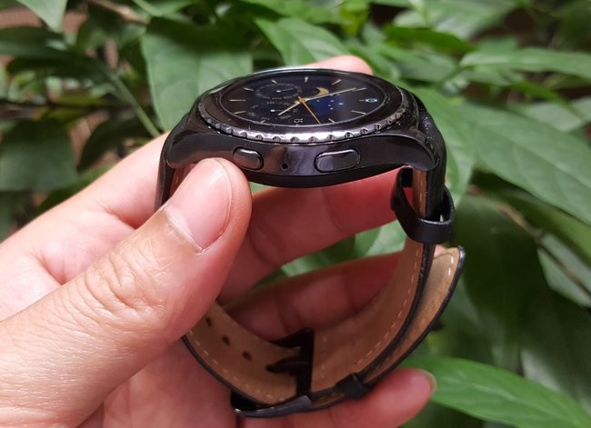 tren tay smartwatch gear s2 classic chong nuoc hinh anh 13