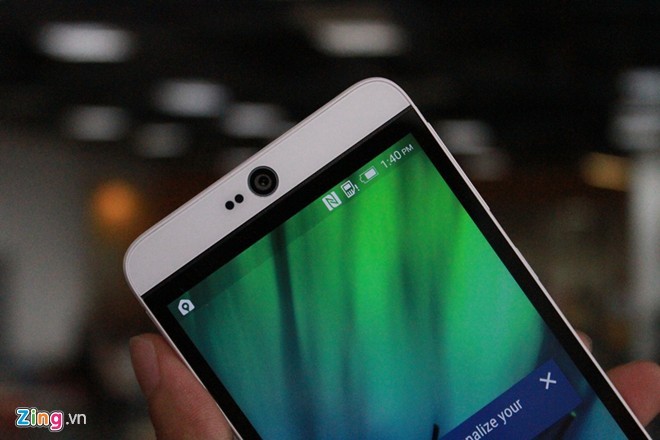 Anh mo hop dien thoai HTC Desire 826 Dual chuyen selfie-Hinh-6