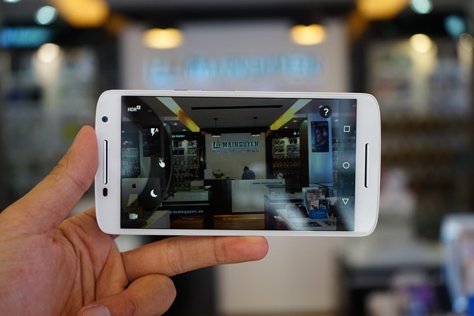 Can canh Moto X Play - dien thoai tam trung co camera 'khung' nhat-Hinh-4