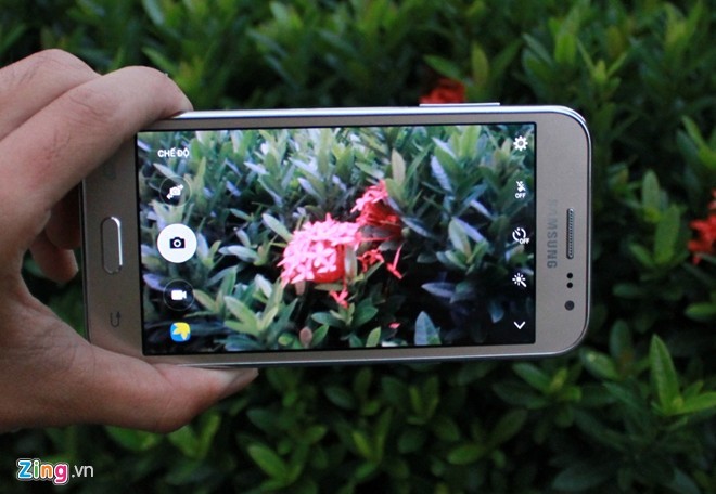 Mo hop dien thoai Samsung Galaxy J2 gia “beo” o Viet Nam-Hinh-13