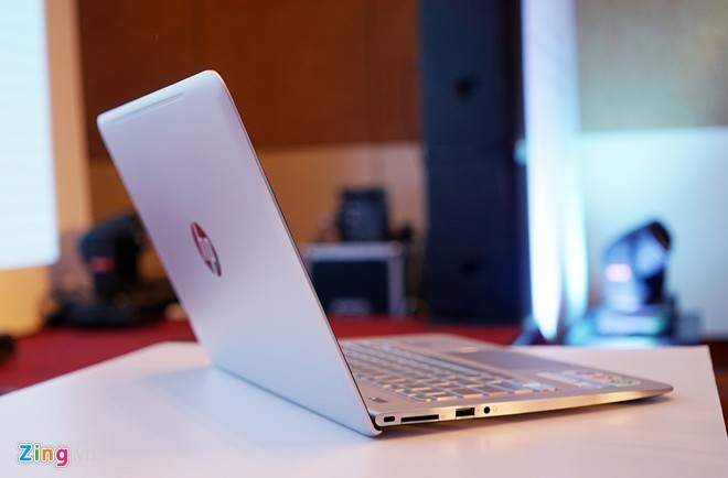 Can canh laptop HP Envy 2015 mong hon Macbook Pro tai VN-Hinh-7