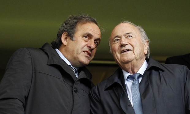 Blatter va Platini bi cam hoat dong bong da 8 nam