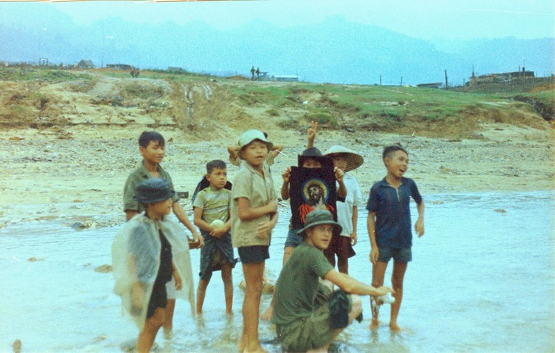 Anh doc cua linh My ve Quang Ngai nam 1970-1971 (1)-Hinh-5