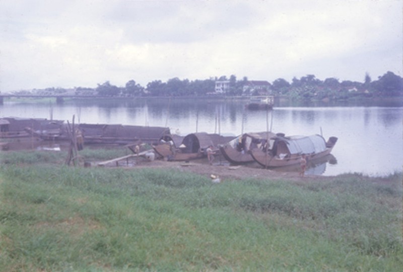 Hinh anh kho quen ve Hue nam 1964 cua Lonnie M. Long-Hinh-4