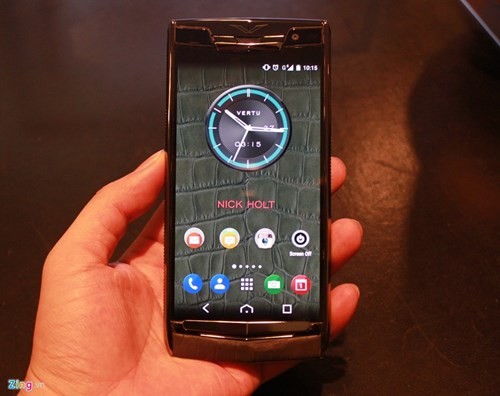 Tan muc dien thoai Vertu chay Android gia 470 trieu dong o VN