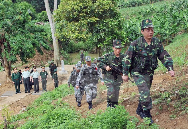 Hop Uy ban lien hop bien gioi tren dat lien Viet Nam-Trung Quoc