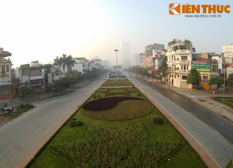 Ha Noi, TP HCM sang mung 1 Tet tinh lang den ky la-Hinh-10